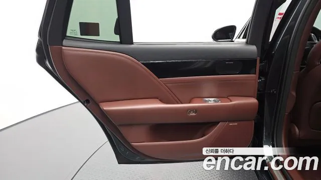 Genesis G90 Бензин 3.5 турбо AWD — Фото автомобиля 25