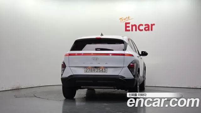 Hyundai Kona — Фото автомобиля 4