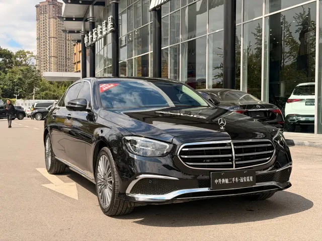 Mercedes-Benz E-Class — Фото автомобиля 4