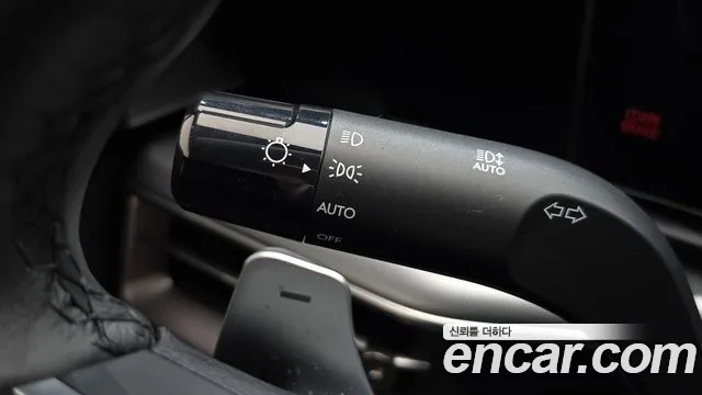 Hyundai Grandeur Grandeur (GN7) 2.5 Бензин 2WD — Фото автомобиля 30