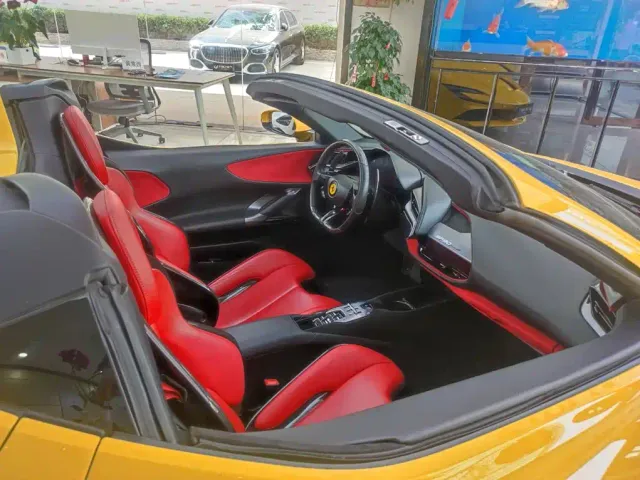 Ferrari SF90 — Фото автомобиля 12