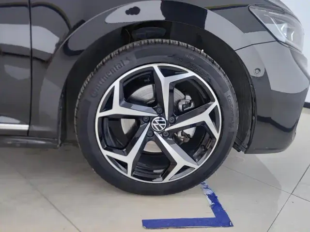 Volkswagen Passat — Фото автомобиля 6