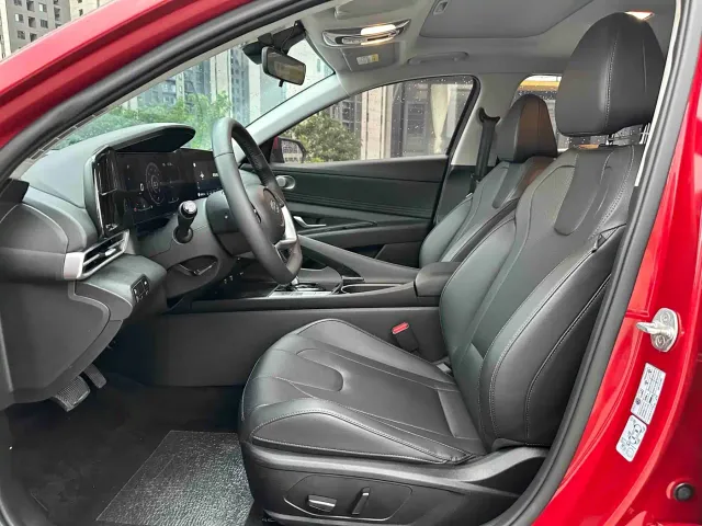 Hyundai Elantra — Фото автомобиля 9