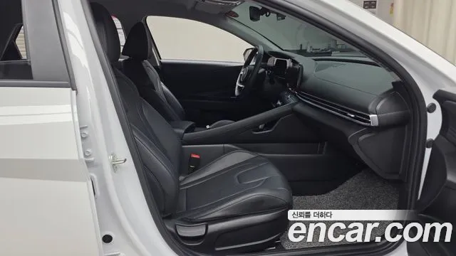 Hyundai Avante CN7 — Фото автомобиля 11