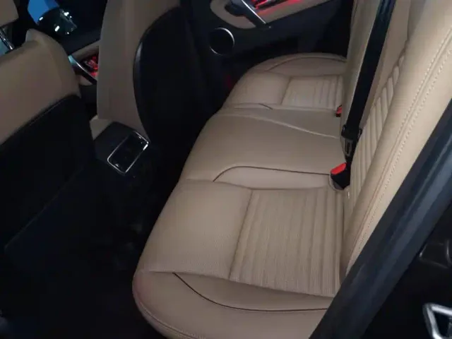 Land Rover Discovery Sport — Фото автомобиля 11