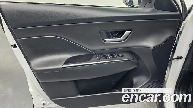 Hyundai Kona — Фото автомобиля 13