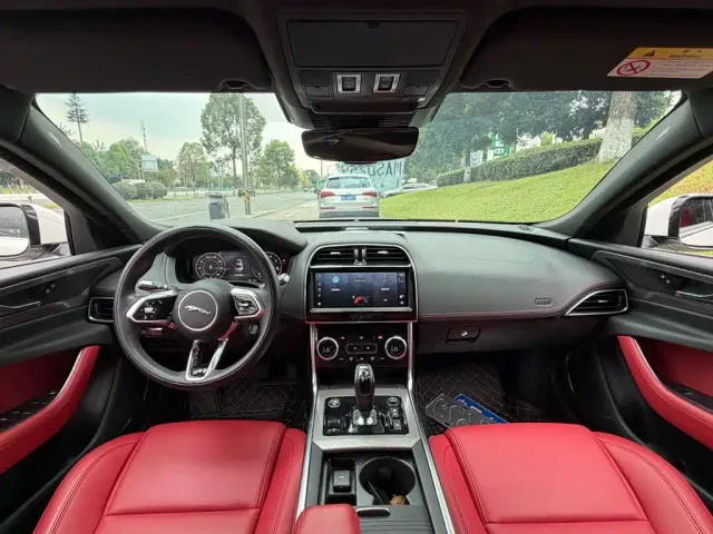 Jaguar XEL — Фото автомобиля 13