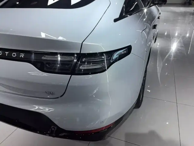 Leapmotor C01 — Фото автомобиля 23