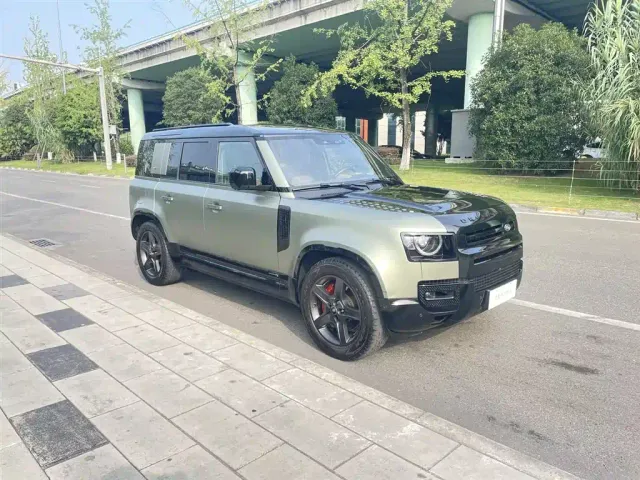 Land Rover Defender — Фото автомобиля 4