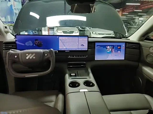 IM Motors LS6 — Фото автомобиля 9