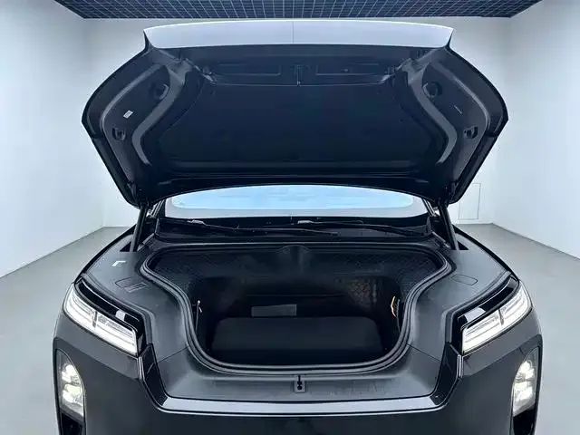 Nio ES8 — Фото автомобиля 17