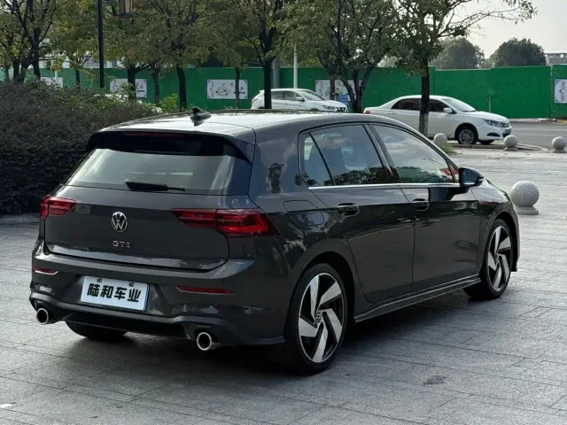 Volkswagen Golf GTI — Фото автомобиля 9