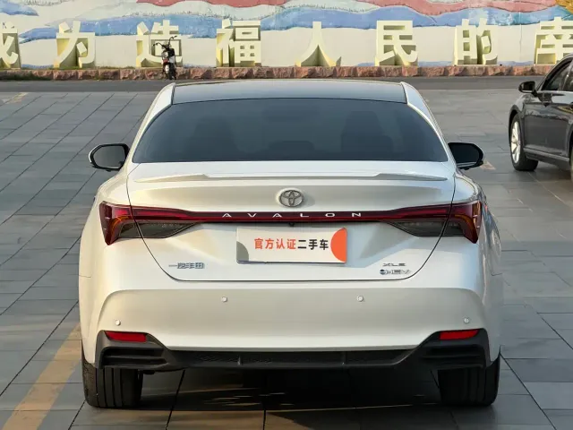 Toyota Avalon — Фото автомобиля 4