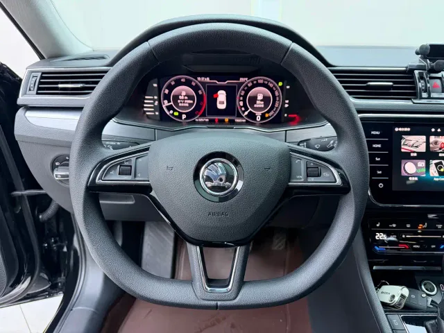 Skoda Superb — Фото автомобиля 11