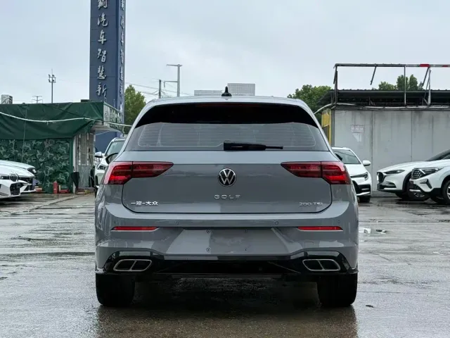 Volkswagen Golf — Фото автомобиля 8