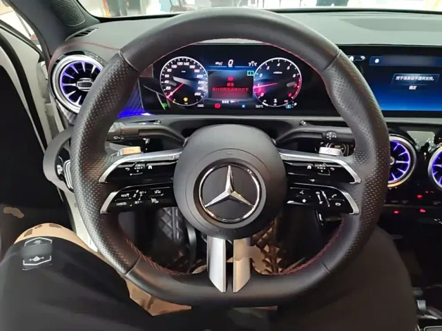 Mercedes-Benz A-Class — Фото автомобиля 6