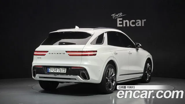 Genesis GV70 2.5T Бензин 2WD — Фото автомобиля 2