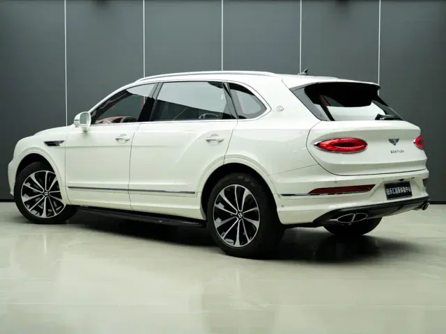 Bentley Bentayga — Фото автомобиля 5