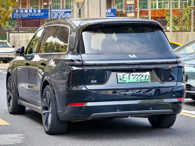 Li Auto L9 — Фото автомобиля 5