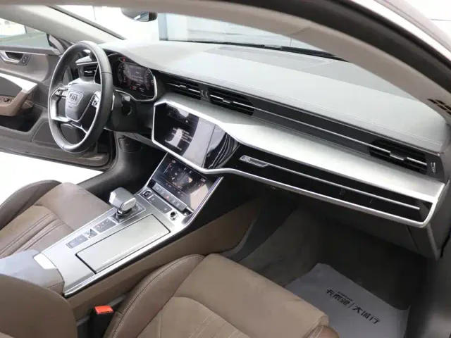 Audi A7L — Фото автомобиля 22