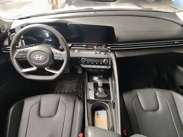 Hyundai Elantra — Фото автомобиля 9