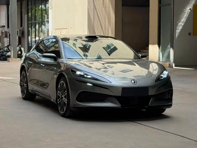 Denza Z9GT — Фото автомобиля 3