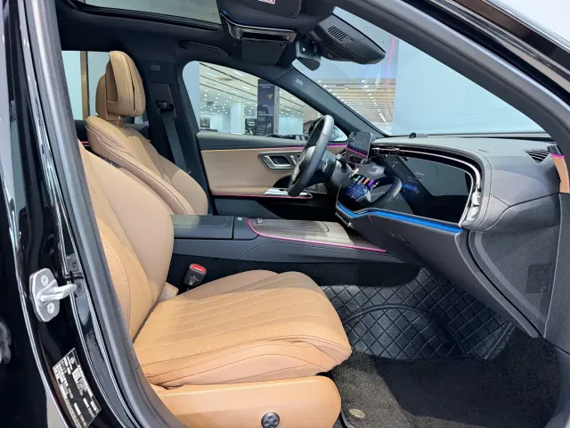 Mercedes-Benz E-Class — Фото автомобиля 17