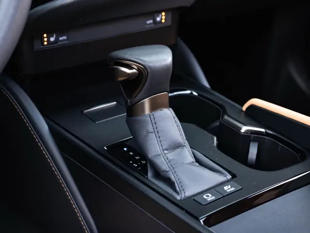 Lexus ES — Фото автомобиля 15