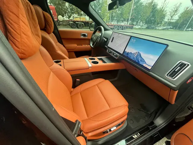 Li Auto L8 — Фото автомобиля 15