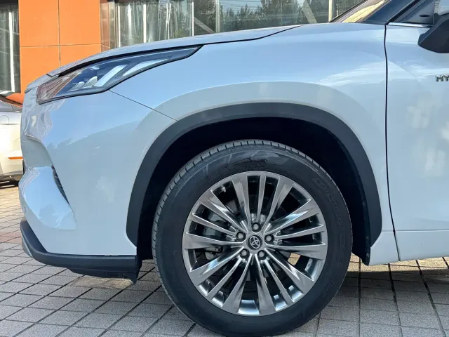 Toyota Highlander — Фото автомобиля 5