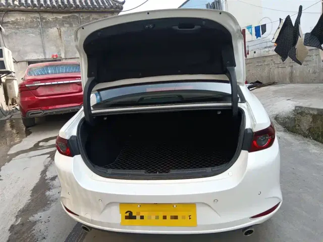 Mazda Axela — Фото автомобиля 14