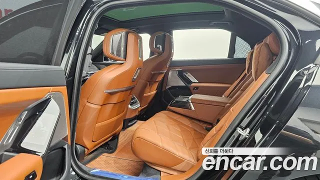 BMW 7 Series G70 — Фото автомобиля 16
