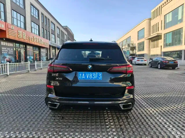 BMW X5 — Фото автомобиля 10