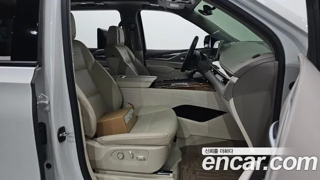 Cadillac Escalade Escalade 5 поколение — Фото автомобиля 10