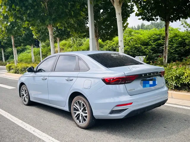 Geely Emgrand — Фото автомобиля 9