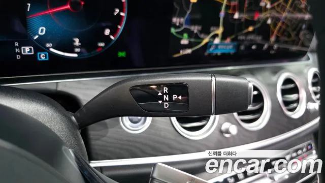 Mercedes-Benz E-Class — Фото автомобиля 8
