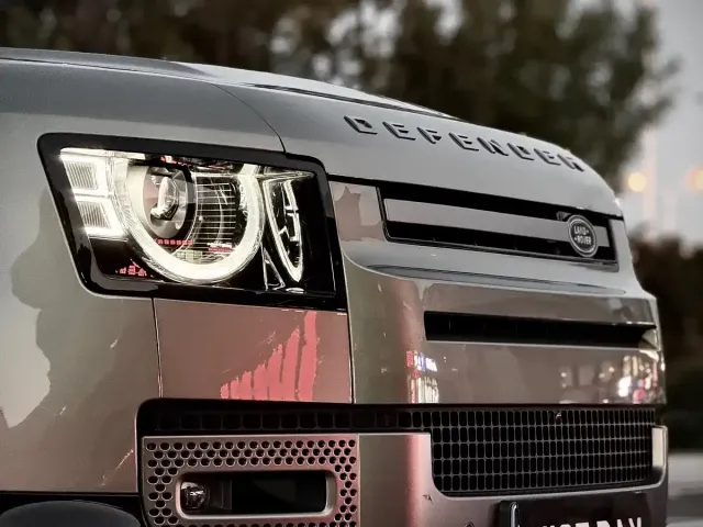 Land Rover Defender — Фото автомобиля 16