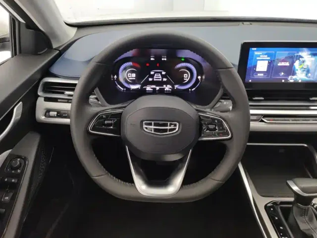Geely Emgrand — Фото автомобиля 15