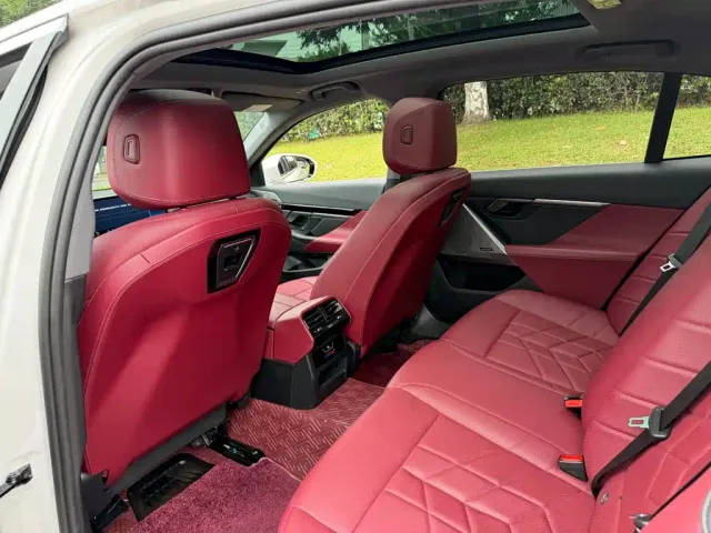 BMW 5 Series — Фото автомобиля 11