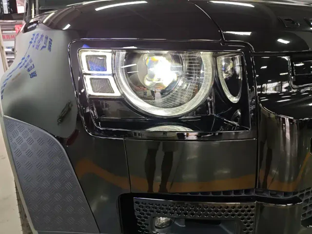 Land Rover Land Rover Defender 2023 Model 110 3.0T P400 Dark Special Edition — Фото автомобиля 12