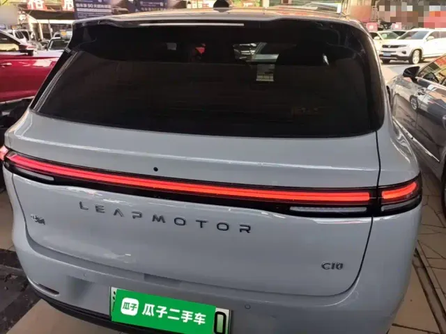 Leapmotor C10 — Фото автомобиля 5