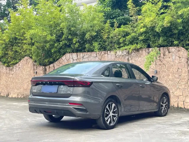 Geely Emgrand — Фото автомобиля 4