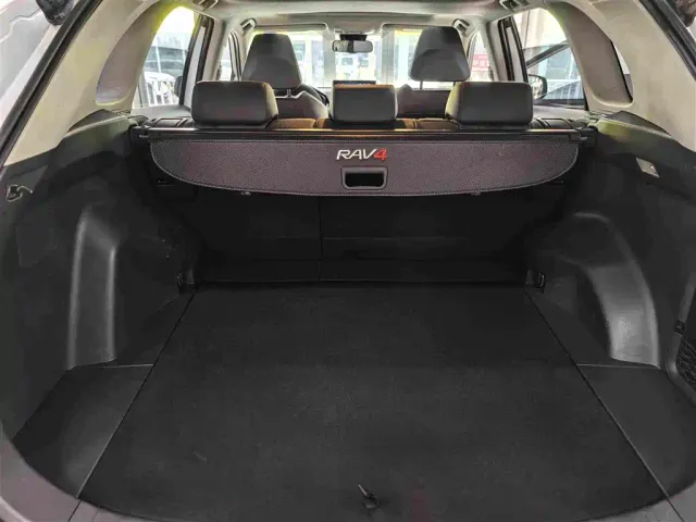 Toyota RAV4 — Фото автомобиля 19