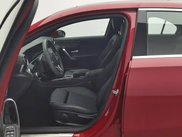Mercedes-Benz A-Class — Фото автомобиля 10