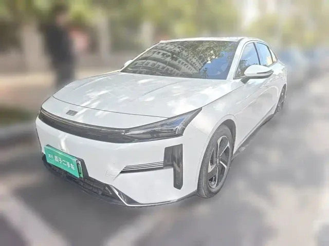 Фотография автомобиля — Geely Galaxy L6