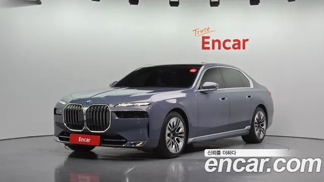 Фотография автомобиля — BMW 7 Series G70