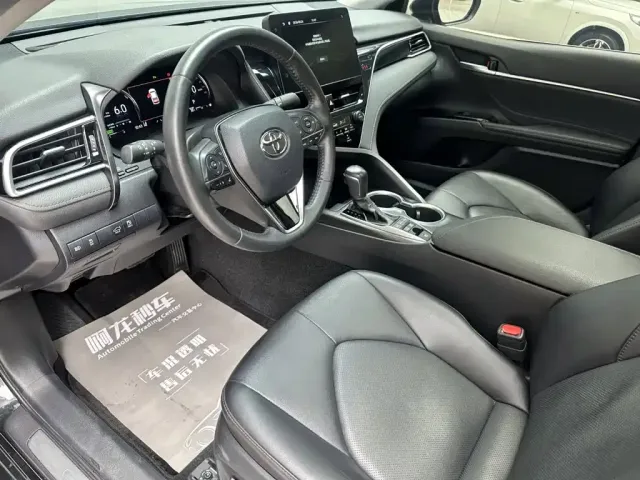 Toyota Camry — Фото автомобиля 10