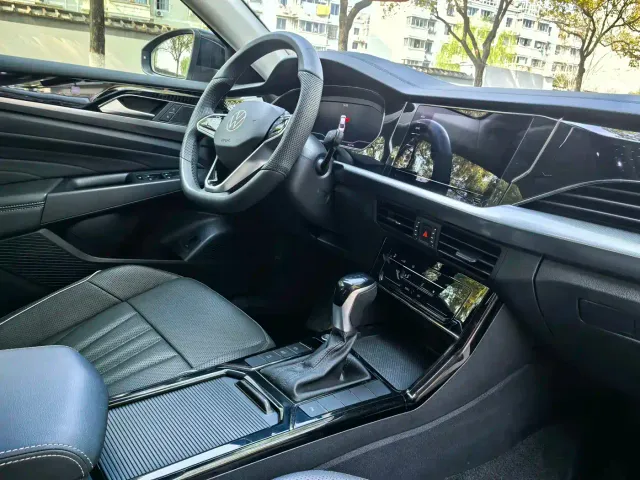 Volkswagen Passat — Фото автомобиля 11