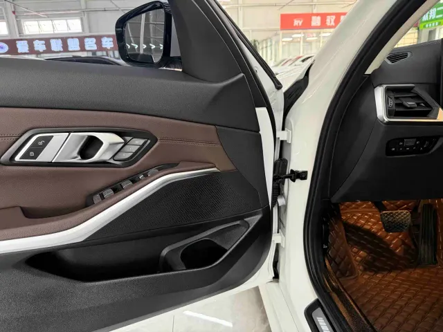 BMW 3 Series — Фото автомобиля 10