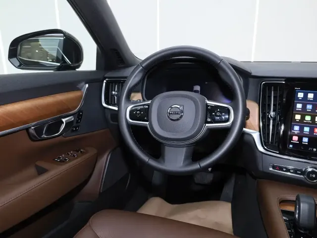 Volvo S90 — Фото автомобиля 11